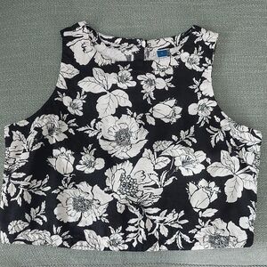 Black and White Floral Linen Crop Tank - Women